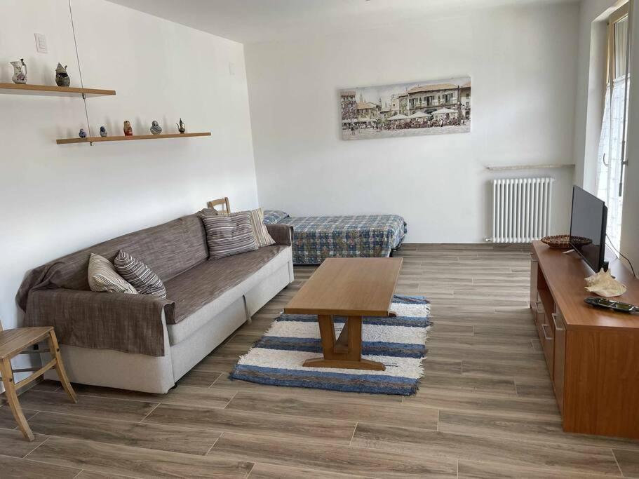 Casa Del Tempo Rosa Tassullo Ospitar Apartman Kültér fotó